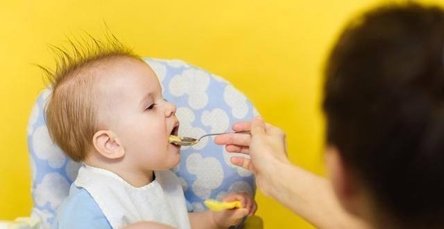 莹莹|奶粉几岁断合适?儿科专家的建议让你花钱少,对宝宝成长有帮助
