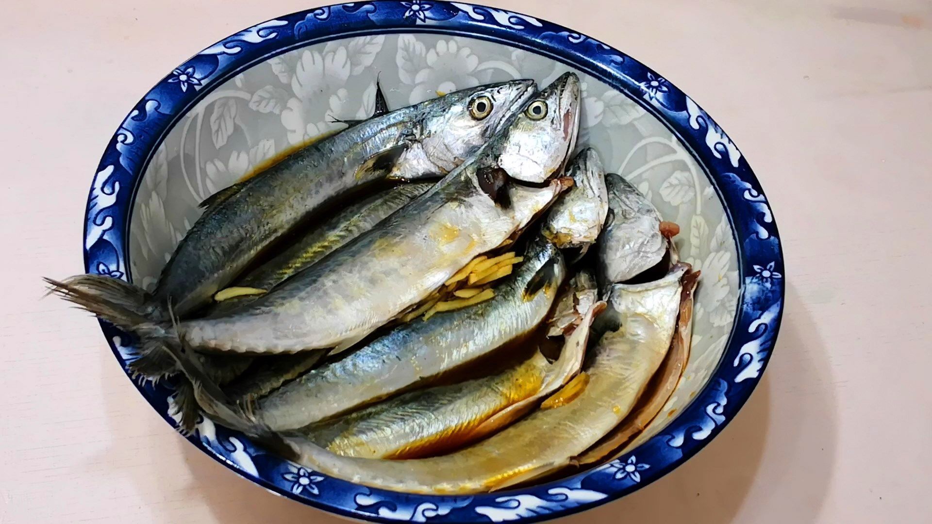 美味|冬天碰到这鱼，我从不还价，目前无法人工养殖，做酱香鱼最美味！