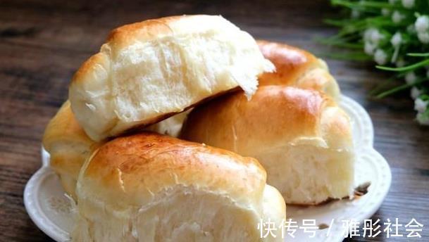 想吃面包不用买,此面包做法太简单,一盘12个,香甜松软拉丝