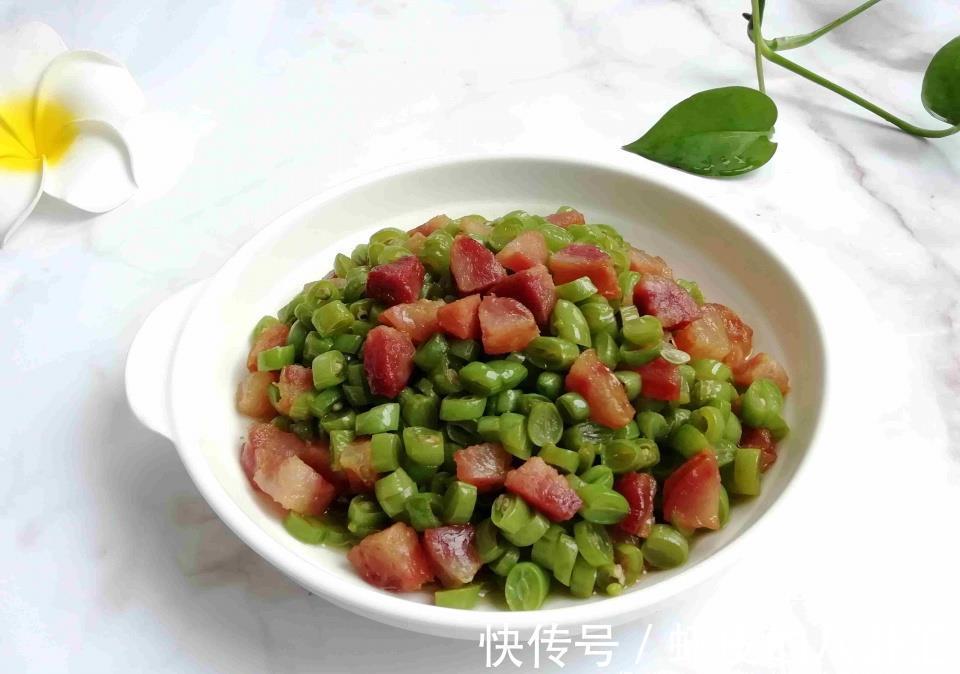 牛奶|蔬菜中的补钙冠军,钙是鸡肉7倍,比牛奶易吸收,老人孩子要常吃