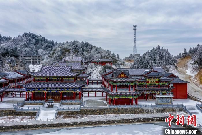 航拍江西武宁太平山雪景雾淞图 宛若冰雪王国