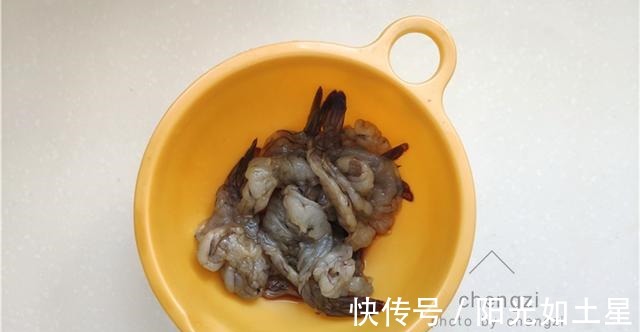 天冷了，有钱没钱这汤要常喝，润肺降秋燥，热乎乎一大锅，真鲜啊！