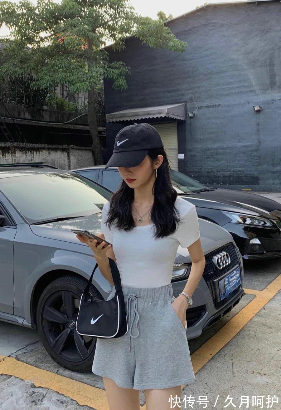 无袖衫|打底裤搭配无袖衫,美的简约又显身材,气质女生们的最爱