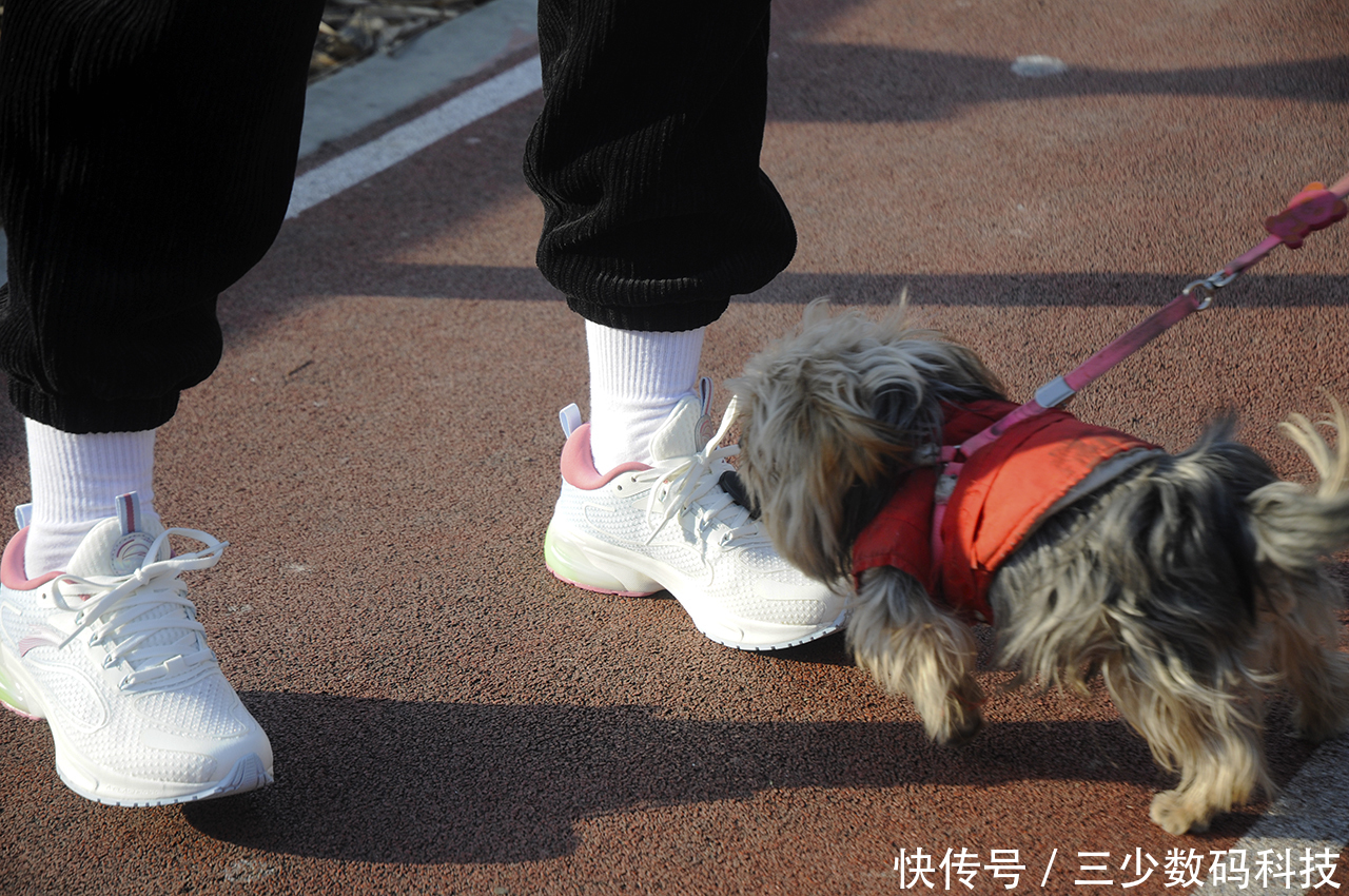 安踏x咕咚联名 穿的舒服跑的专业的大数据跑鞋体验