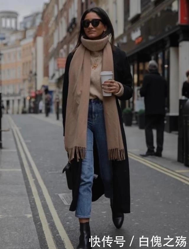 女人|奔三奔四的女人穿对大衣才优雅,掌握这两种穿法错不了,简洁大气