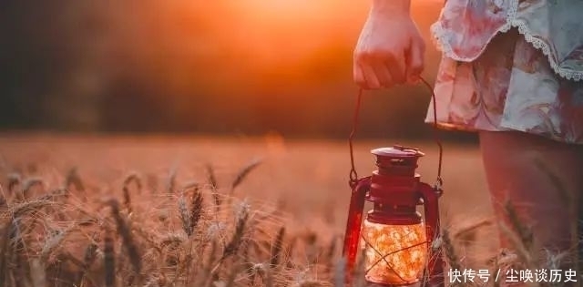 吃相|吃饭时有这个习惯的人,多半人品不好,不值得深交