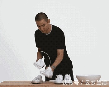 雪地靴|今天才知道,鞋子后面的“小尾巴”,还有这作用,后悔知道晚了