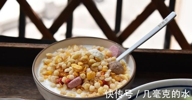 芝麻酱|一个人的午餐这样做简单省事，8分钟就做好，花钱少营养又美味！