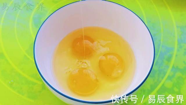 蒜苔不光能炒肉,还可以和鸡蛋一起炒,清脆爽口好吃又营养