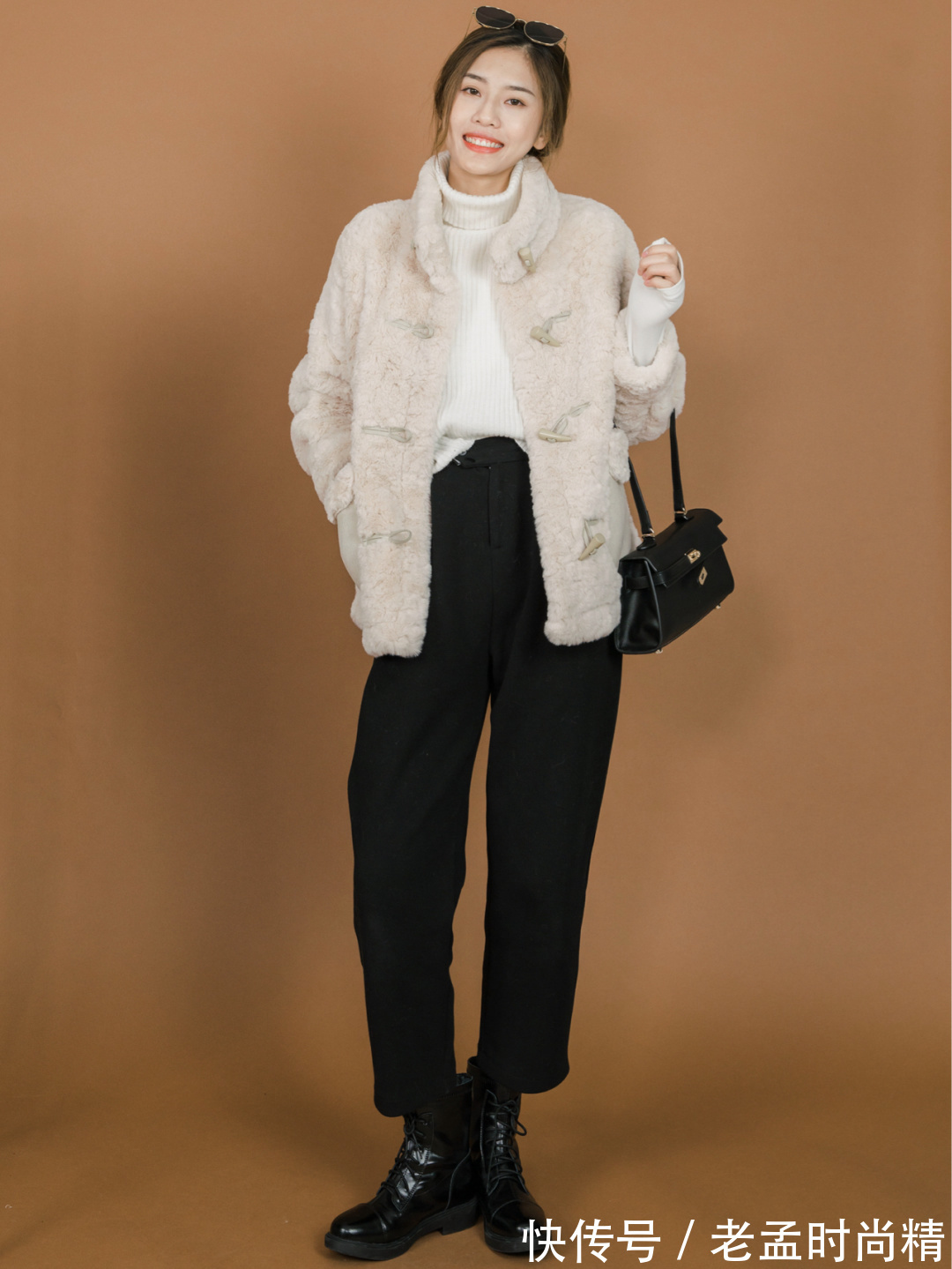 法则|想要把羊羔毛外套穿出高级感!掌握这几套穿搭法则,好看又减龄
