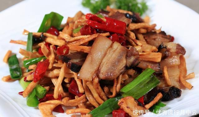 淡淡的香味|冬天就馋我妈做的这道菜,每次炒一盘刚上桌就被抢完,好吃又下饭
