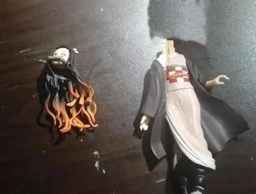 妹子|只要是二次元里的妹子,即使“拧断了”祢豆子手办的头你也可以吗