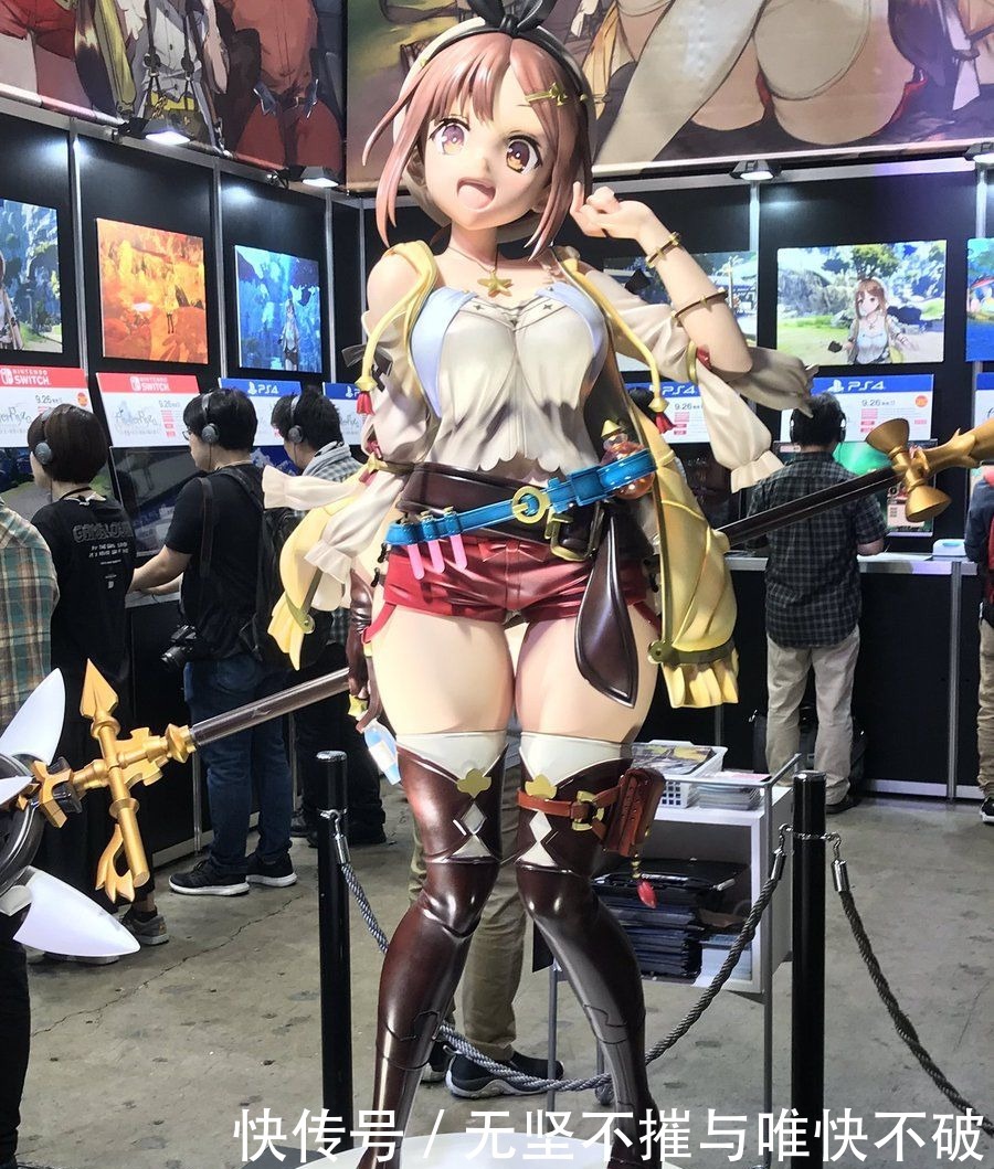 无人|十年炼金无人问,一朝肉腿天下知,莱莎手办逼真如等身