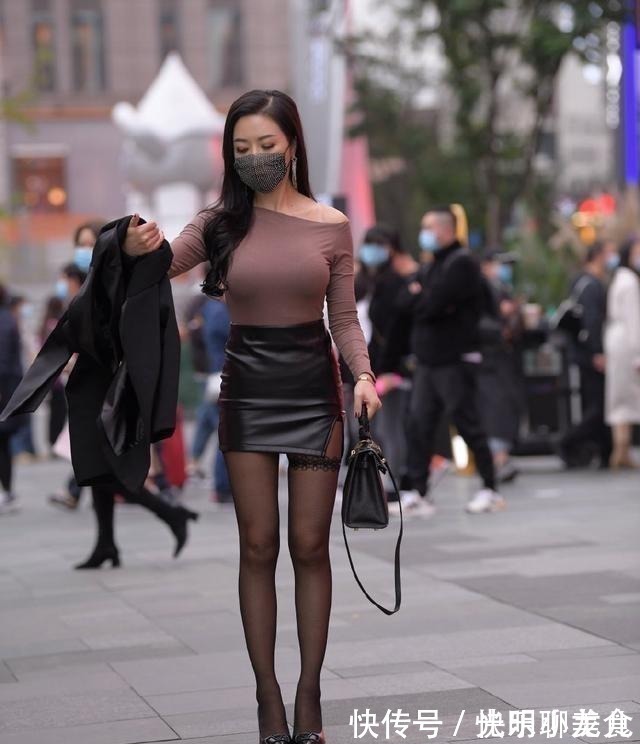 韩范 收放得体的连衣裙更加清新靓丽,时尚百搭又耐看,清新减龄