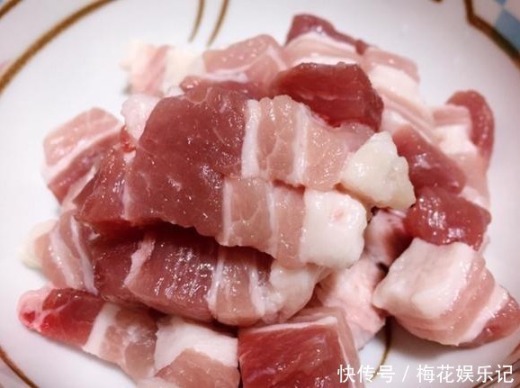 焯水|做红烧肉时,别急着焯水,之前多加这1步,红烧肉肥而不腻还入味