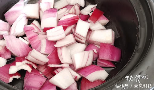 大冷天炖上这1锅,香而不腻还保暖,一家三口吃的满嘴油,真过瘾