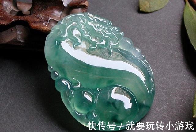 场合#无论什么样子的场合,佩戴精致的翡翠,都是非常合适的