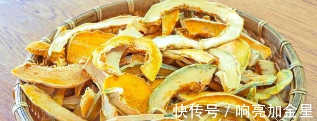 白玉粉|“秋天到,南瓜俏”,今天用南瓜做一道零食,做完以后,分分钟吃没!