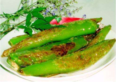 青椒|做虎皮青椒,别直接倒油,之前要多加这一步,青椒起皮还入味!