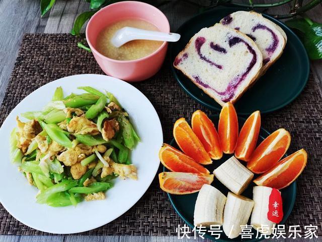 杯子蛋糕|老两口认真吃好早餐，天天都有仪式感，身体健康享受生活