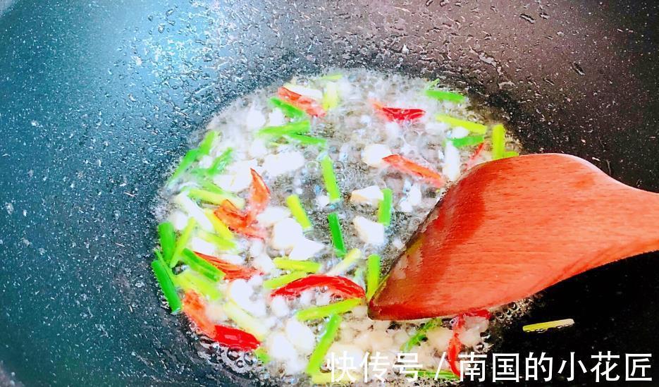 鱼露|立秋前后，别不懂吃，小小个不起眼的当下最肥嫩，炒炒比肉香