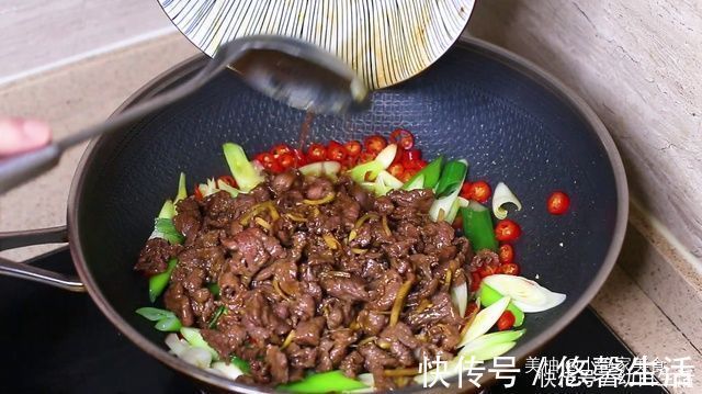 牛肉|炒牛肉时,切记不要放盐和料酒腌制,教你正确方法,牛肉不老不柴