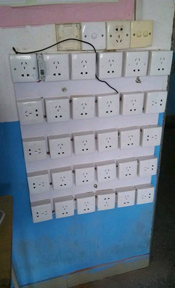 |搞笑图片幽默段子笑话兄弟你的头发是咋回事呢,都竖起来了啊