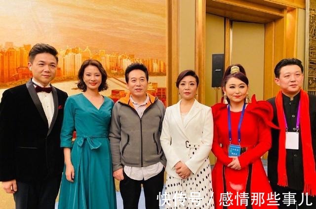 刘芳菲 央视主持刘芳菲真够丰满,穿黄色旗袍,这“马蜂腰”主持人里少见!