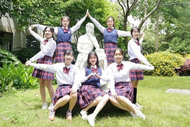 创意|恰同学少年！沪16区幼儿园、中小学创意毕业照来了