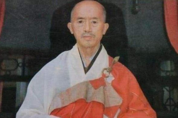 曾闻名全国的海灯法师,为何现在无人知晓?他是如何欺骗国人的?