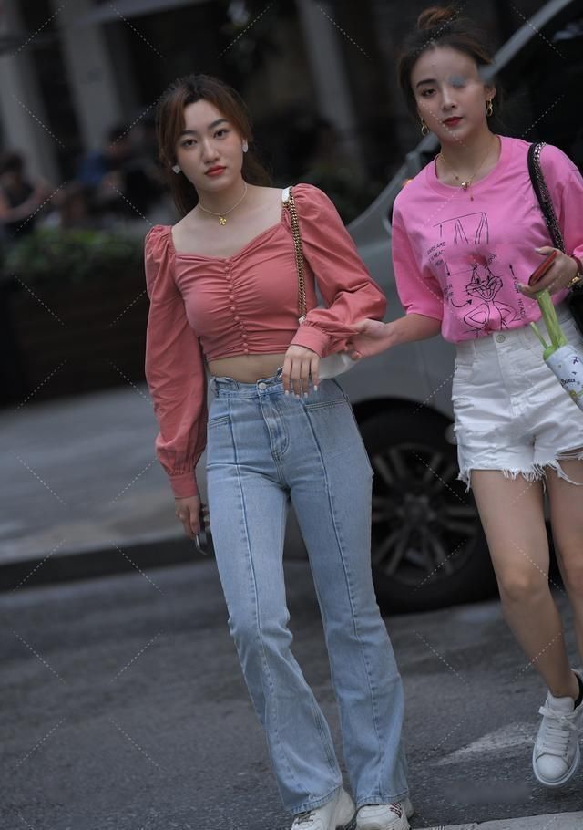 瑜伽裤好显气质，穿错很尴尬，优雅大方