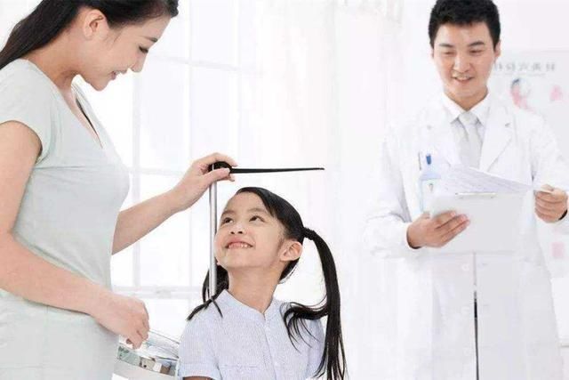 宝妈|孩子矮不矮,不是拉个同龄人对比就能判断的,其实有“标准”参照