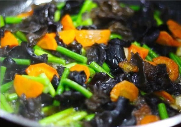 免疫身体|3样一起炒，女人尤其要吃，增强免疫身体好，皮肤水灵还减肥