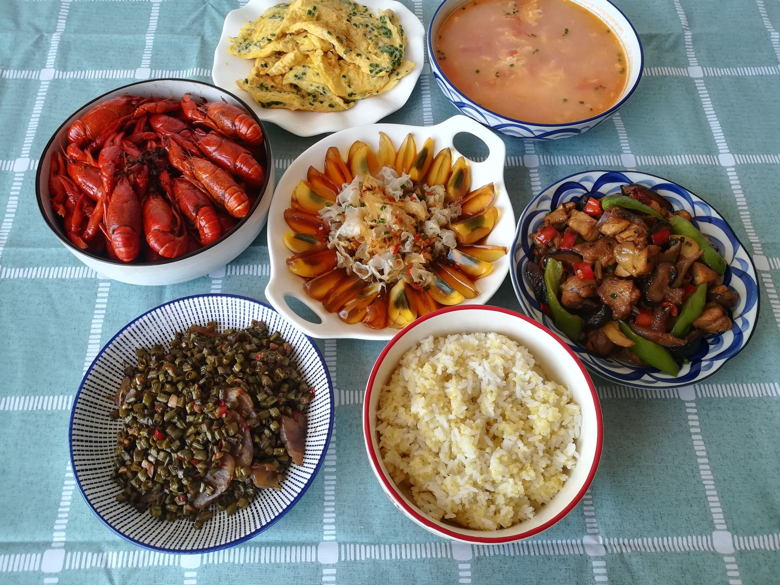 闺蜜一家四口来串门，做5菜1汤招待，不剩菜、不浪费，吃得舒服