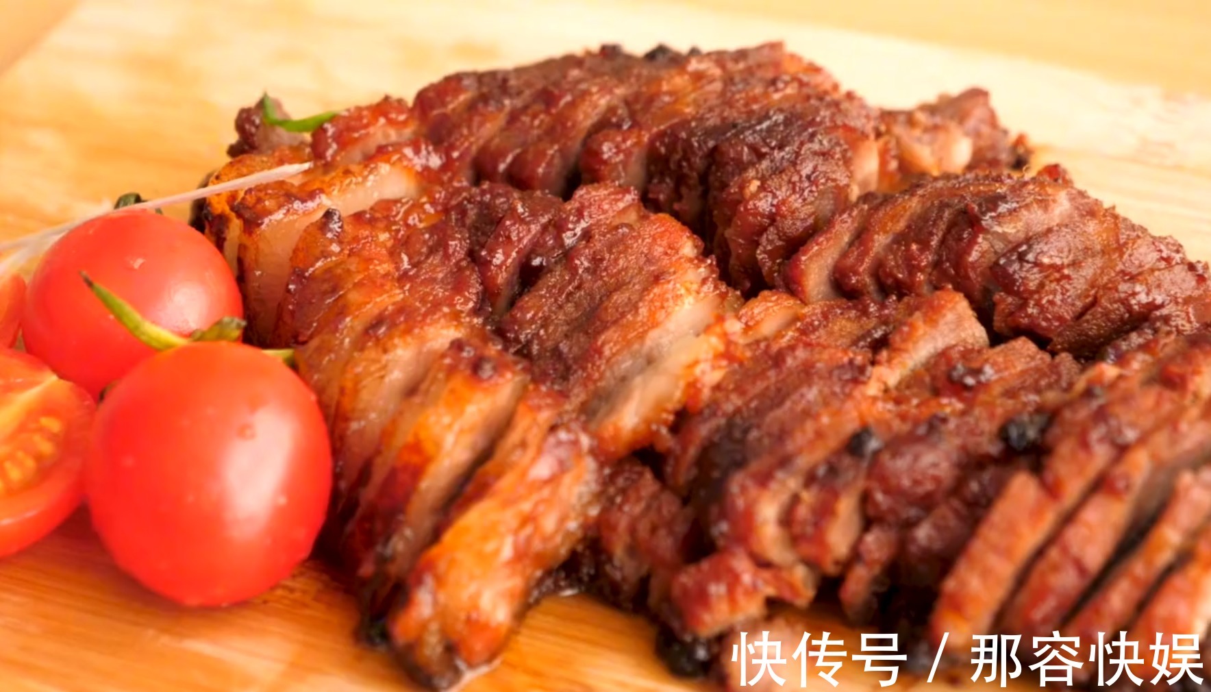 想吃叉烧肉不用买，一个电饭煲就搞定，方法简单，看着就流口水！