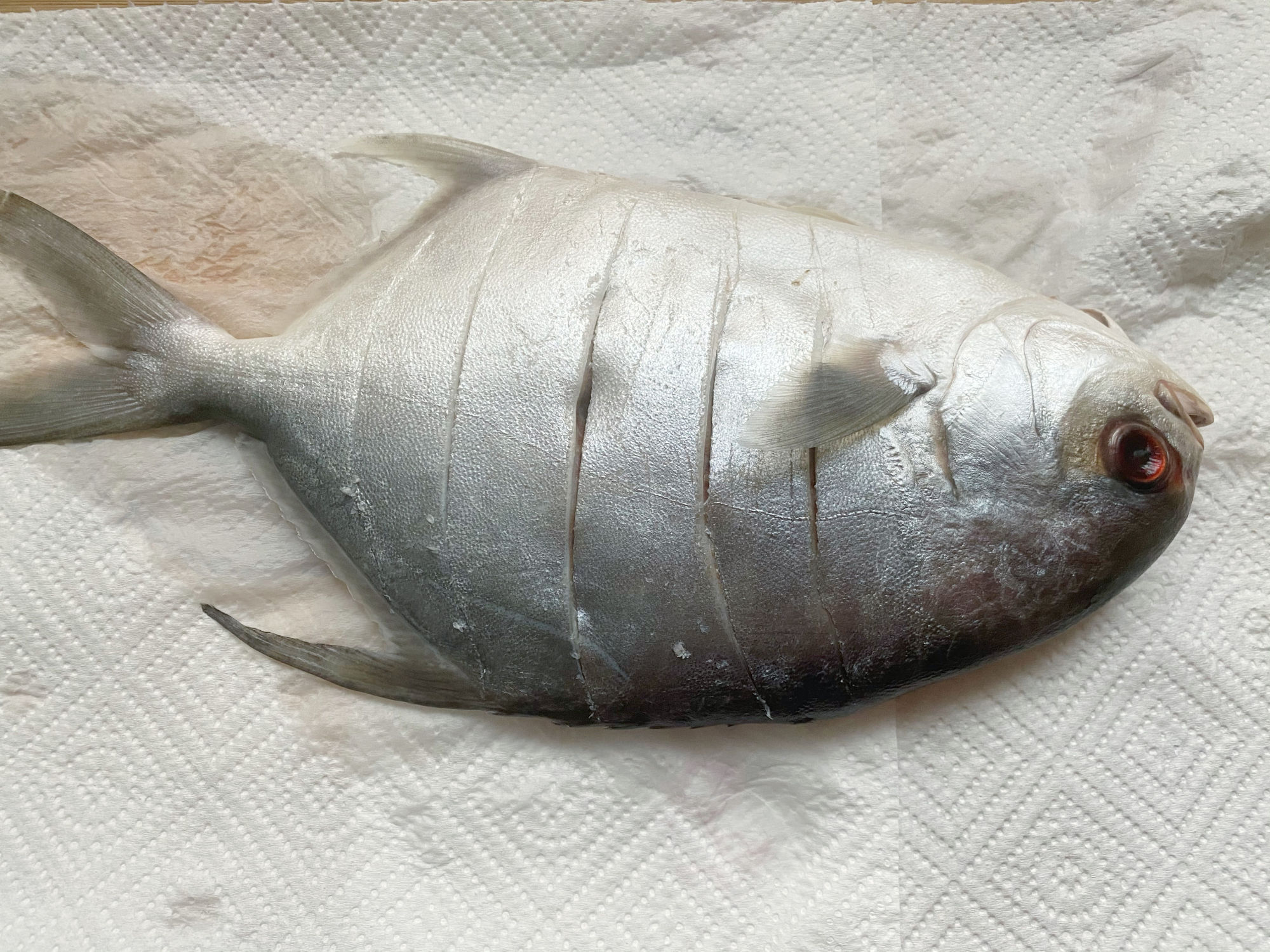  红烧|天冷了孩子迷上吃鱼，不腌渍不红烧，上锅蒸一蒸，美味健康不上火