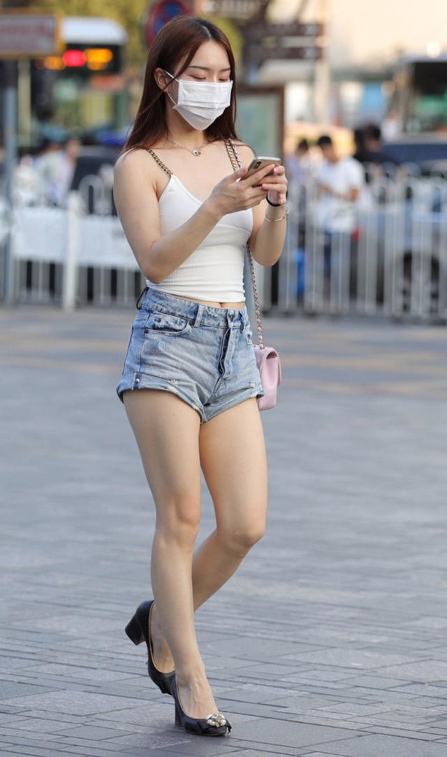 牛仔裤|街拍丨气质长发美女