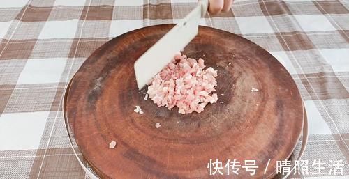 豆腐加鸡蛋这样做,美味又营养,比大虾还滑嫩,比吃大肉还解馋
