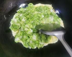 家常健康菜谱，小白菜炒鸡蛋，荤素都有，简单营养美味，超下饭