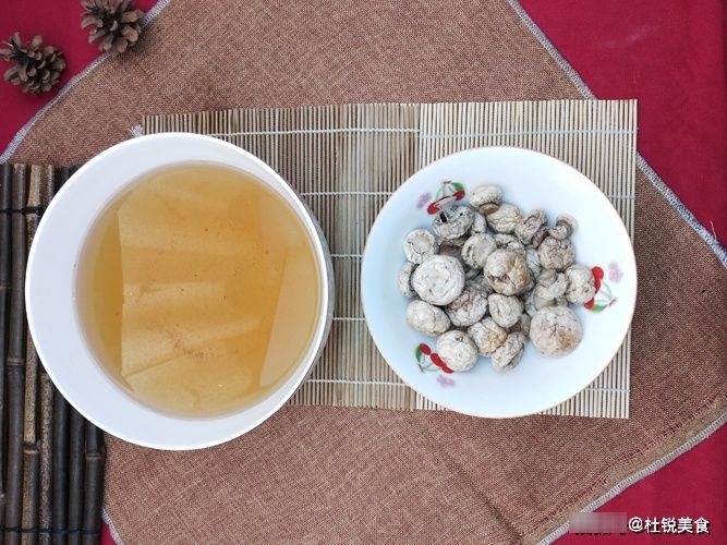 过年团聚很应景的一道菜,两种食材相逢,跨越了万水千山