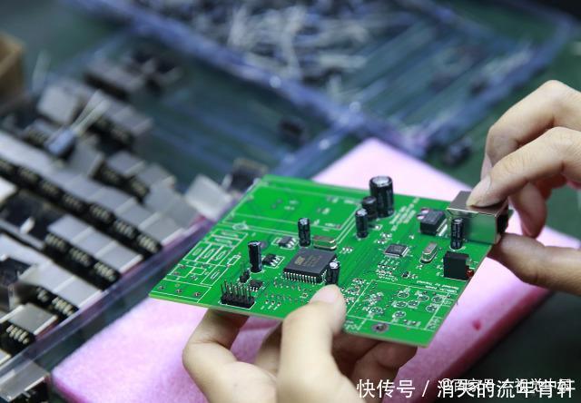 光刻机市场|全球半导体设备商15强ASML暂排第二,榜首一年进账880多亿