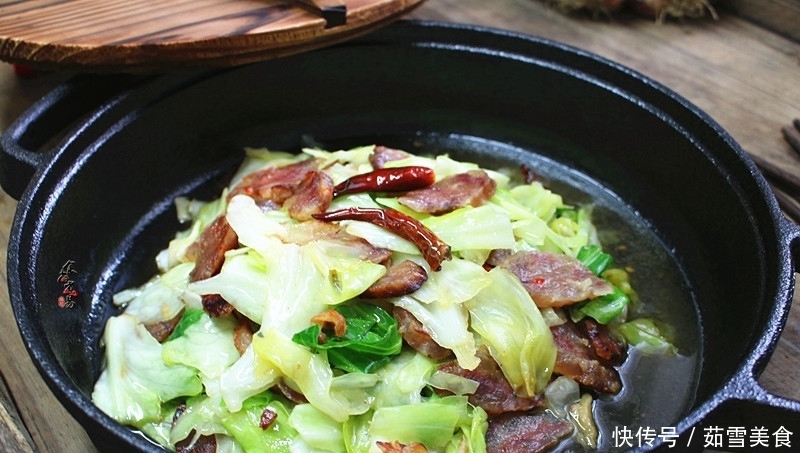 包菜好吃又简单的做法是此款,口感爽脆很下饭,用铁锅炒才香