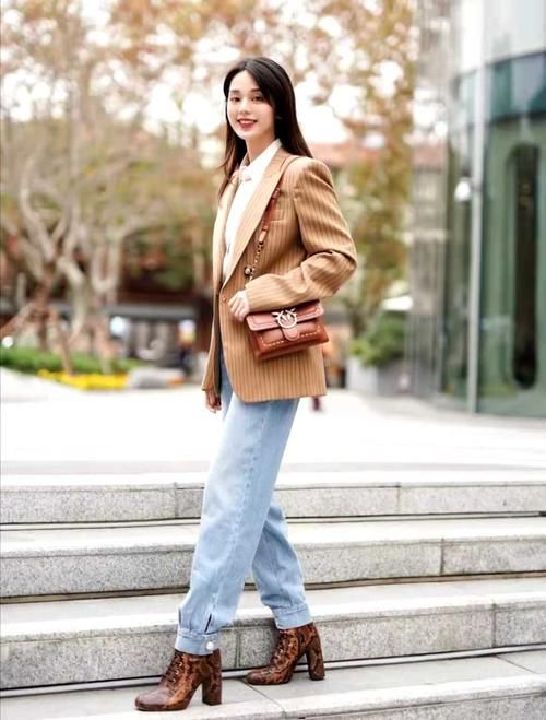 过了立春，脱了厚衣服，早春穿什么最合时宜？