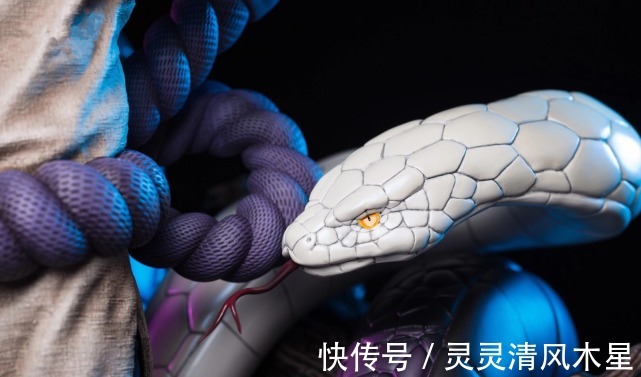 大蛇丸|火影大蛇丸双通灵兽手办,万蛇瞳孔栩栩如生,白磷大蛇造型亮眼