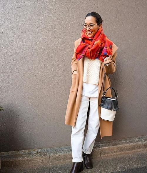 披肩长围巾的时尚卷法！冬天活跃的范本披肩搭配