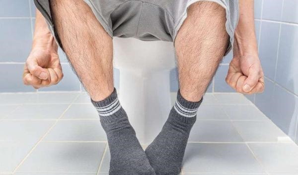 腫瘤|結腸癌查出多是晚期？醫生叮囑：這4種癥狀，別再視若無睹了！