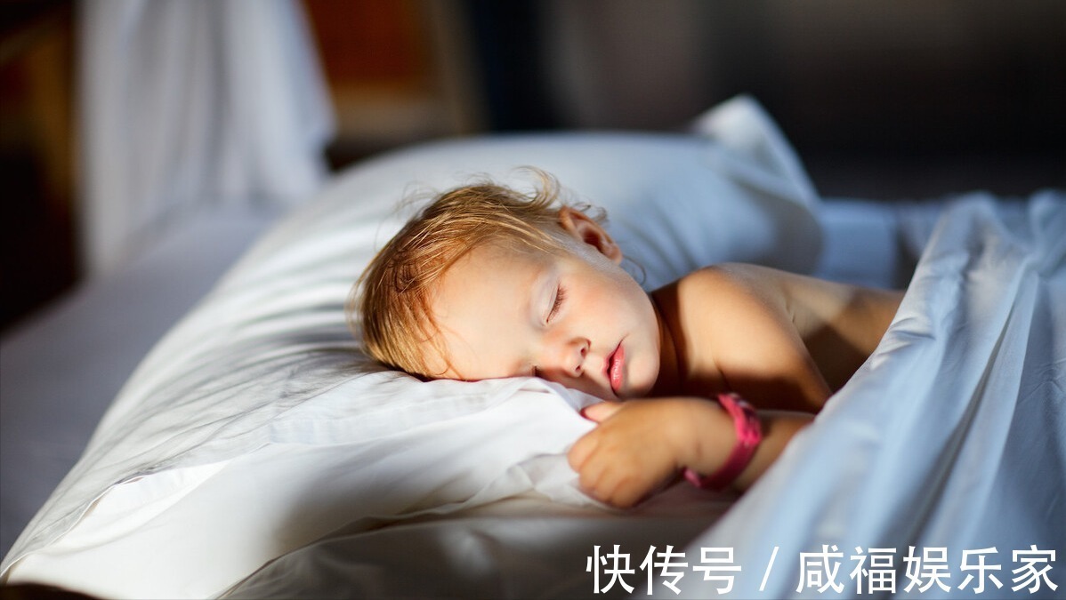 补钙|7岁男孩缺钙停止发育,身高1米,医生怒斥2种食物别再纵容娃吃