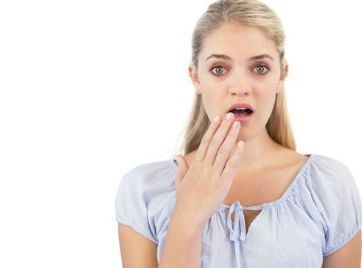 妈妈|8岁小男孩,突然死活不去上学,脱下裤子后,妈妈吓得说不出话来