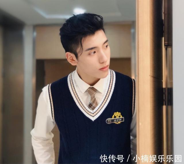 男士有这4个标志,很适合剪“背头”发型,轻熟又帅气