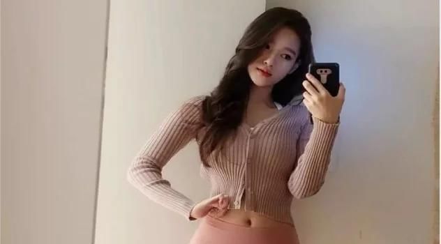 身材|身材好不好关键看曲线，女生体重130斤，粗腿照样也很美